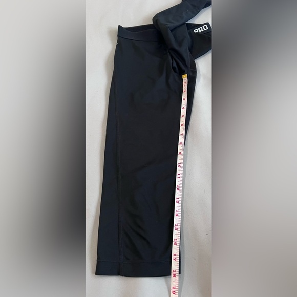 Nike Leggings Womens Sz Small Black Pro Fitted‎ Capri Pants Workout Gym - Picture 2 of 9